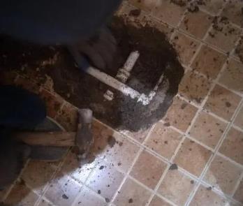 郑州高新区卫生间漏水维修公司为您分享下卫生间渗水如何处理及注意事项