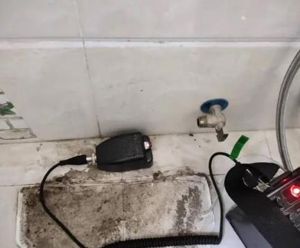 郑州高新区屋顶漏水维修公司分享下卫生间漏水的危害及解决方法